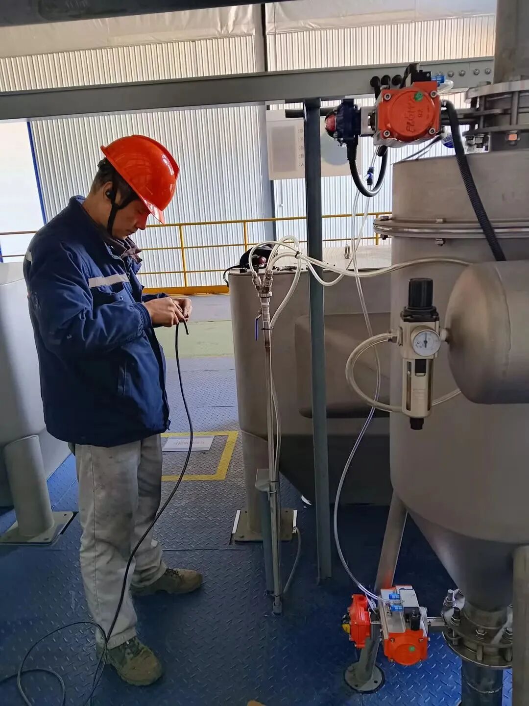 64036OY59WT.jpg 64036OY59WT.jpg