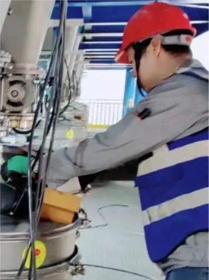 6408ECH8EEJ.jpg 6408ECH8EEJ.jpg