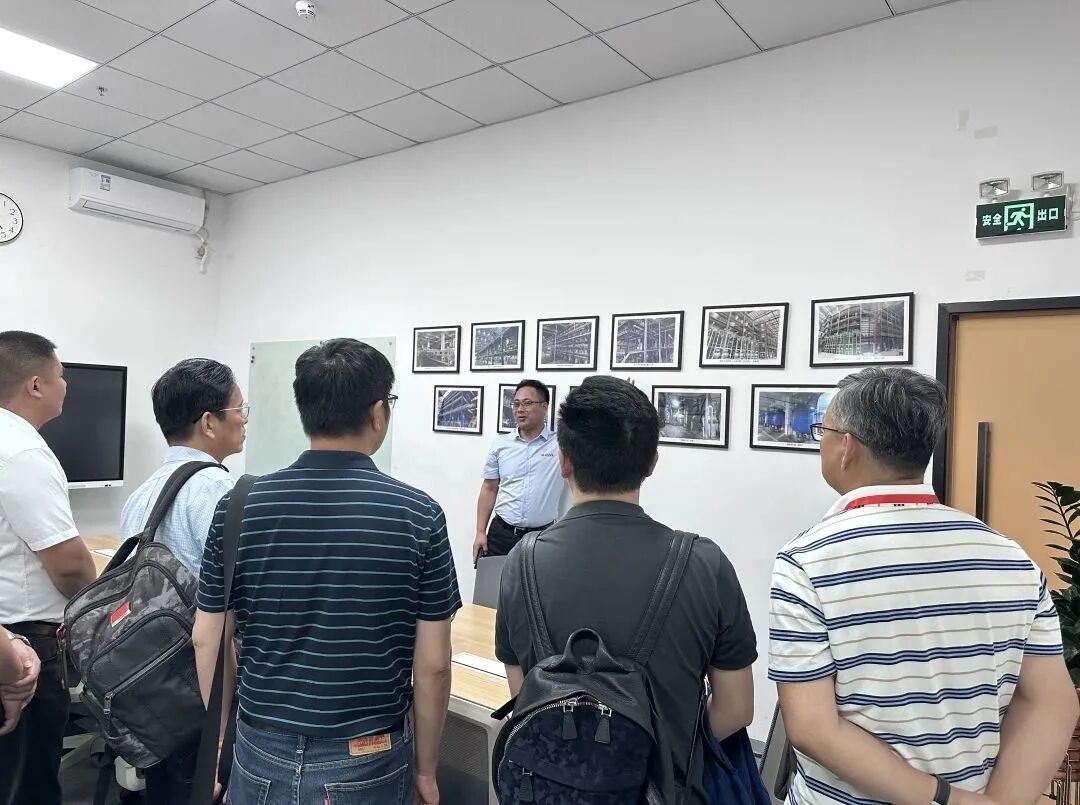 64014EUXUBC.jpg 64014EUXUBC.jpg